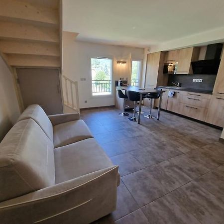 Superbe appartement T2 dans résidence neuve avec vue exceptionelle sur les montagnes, avec parking privatif.situé à proximité immédiate du centre ville de chorges. Esterno foto