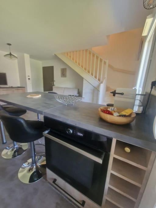 Superbe appartement T2 dans résidence neuve avec vue exceptionelle sur les montagnes, avec parking privatif.situé à proximité immédiate du centre ville de chorges. Esterno foto