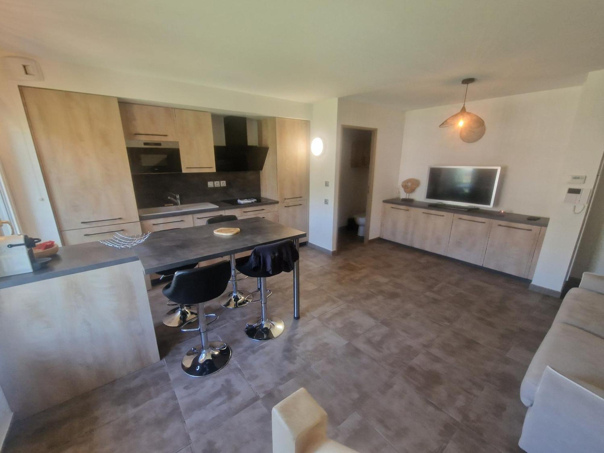 Superbe appartement T2 dans résidence neuve avec vue exceptionelle sur les montagnes, avec parking privatif.situé à proximité immédiate du centre ville de chorges. Esterno foto